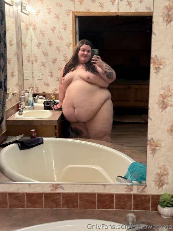 Having fat friends means you get to enjoy things that are ma..