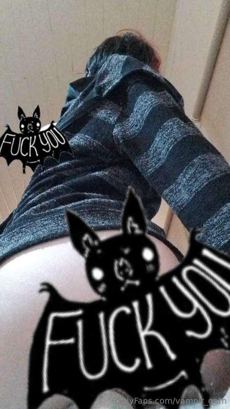 More of the last post 🦇 (Panties on, but 🍑 looks good, look ..