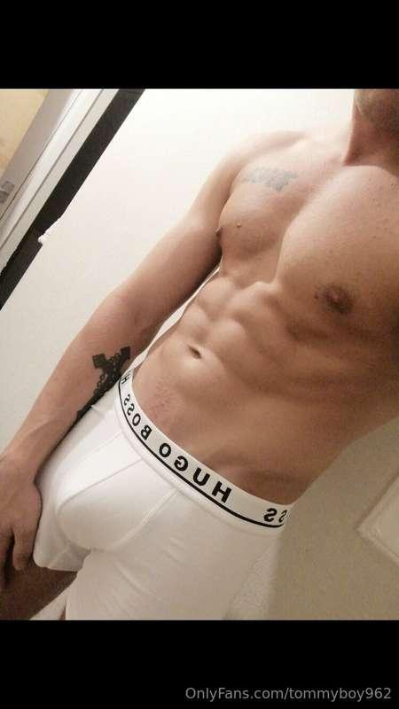 I’m super horny join me in the hotel? 😈😜😝