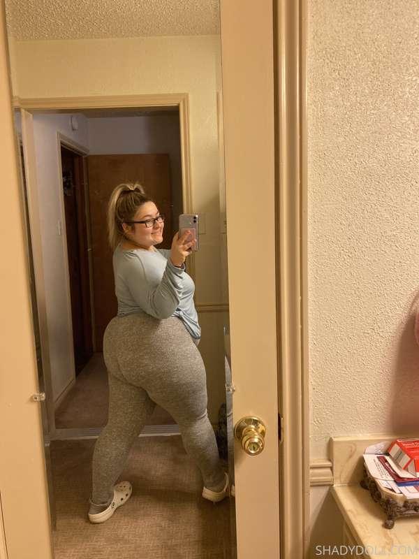 Goodmorning 😈 start the day with busting a nut 😋