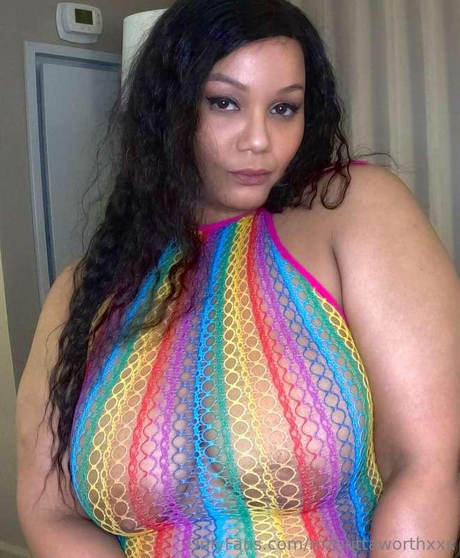 Happy Titty Tuesday, baby! 👅🍈🍈👀