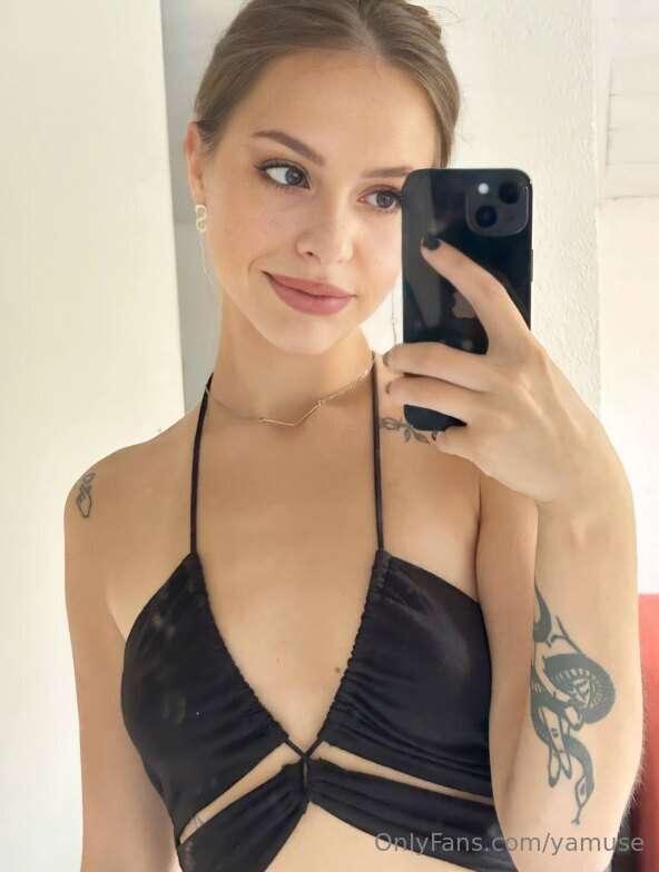 This elegant babe @elizabeth_ray is for naturalness🥰🔥
She's ..