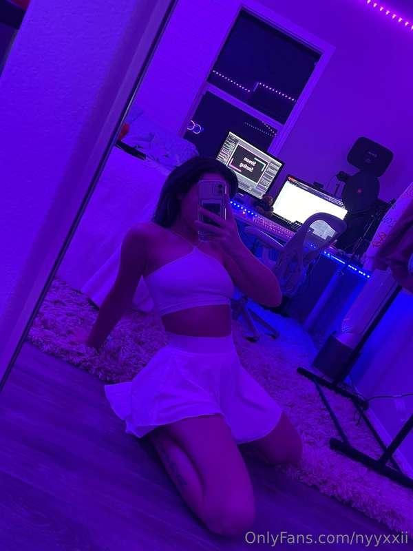 Does the white suit me? <3