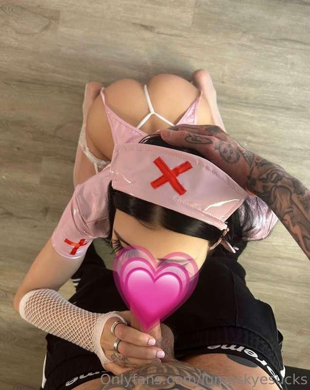 message me for my new photoset 👅