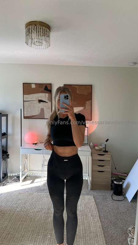 https://onlyfans.com/vanessaraeadamsGo sub to my VIP page fo..