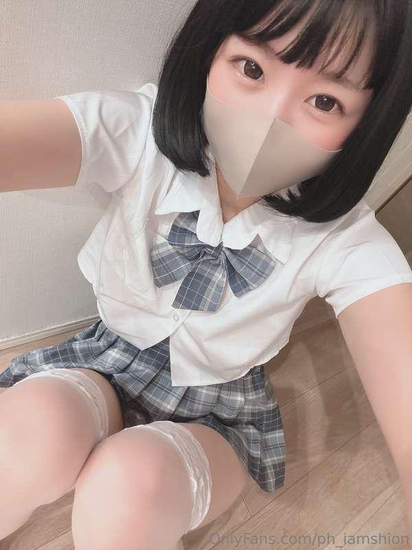 ノーパンノーブラ女子○生😳 ※ウィッグです💇‍♀️  ノーパンノーブラ🥰 It's a wig💇‍♀️