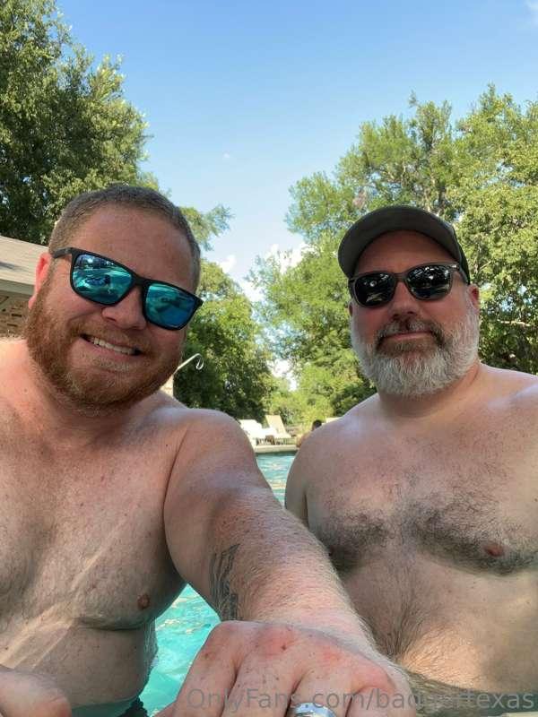 Some good pool time with @manofsteel1979 !! Our summer usual..