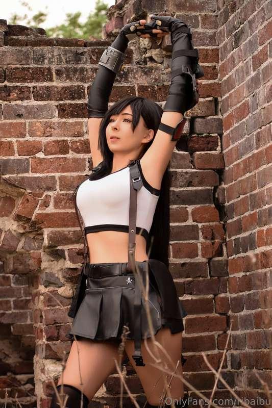 Who’s your favorite anime or gaming waifu? ❤️