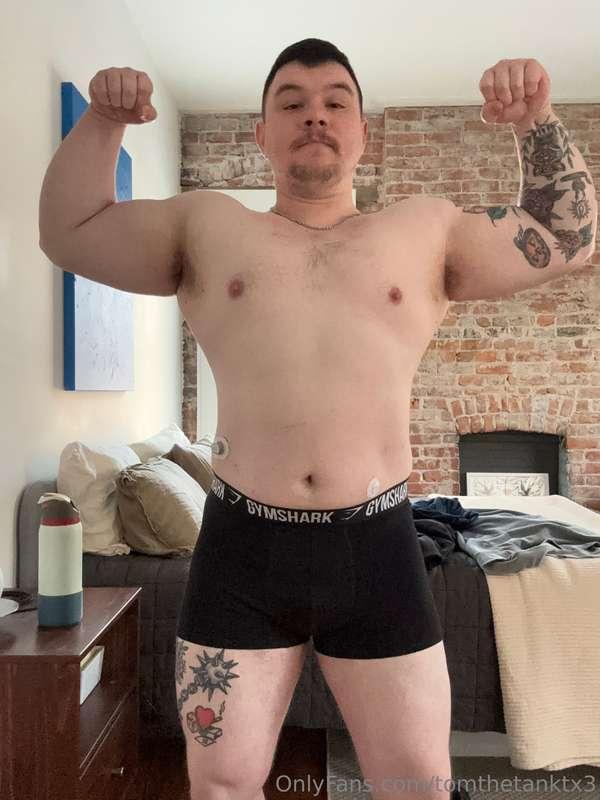 Pics I had to send to coach for a program update 💪