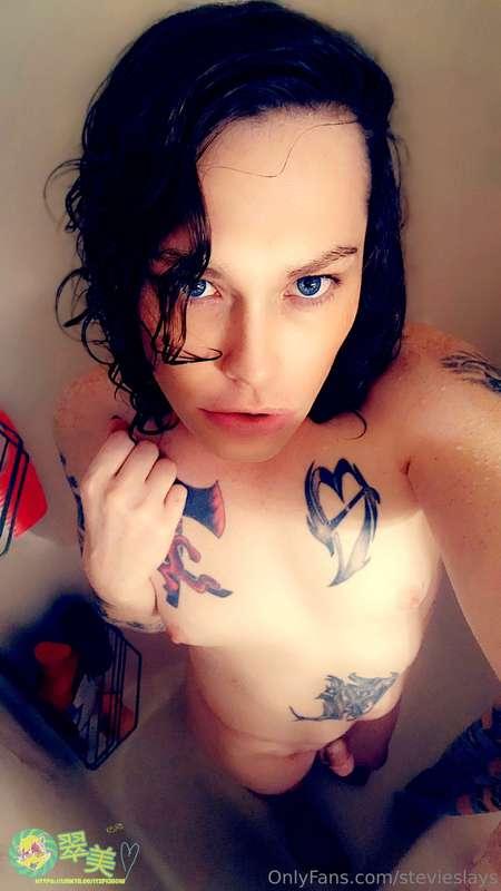stevieslays image #0