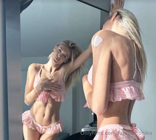 Check your DMs for some uncovered pics from this set 💋