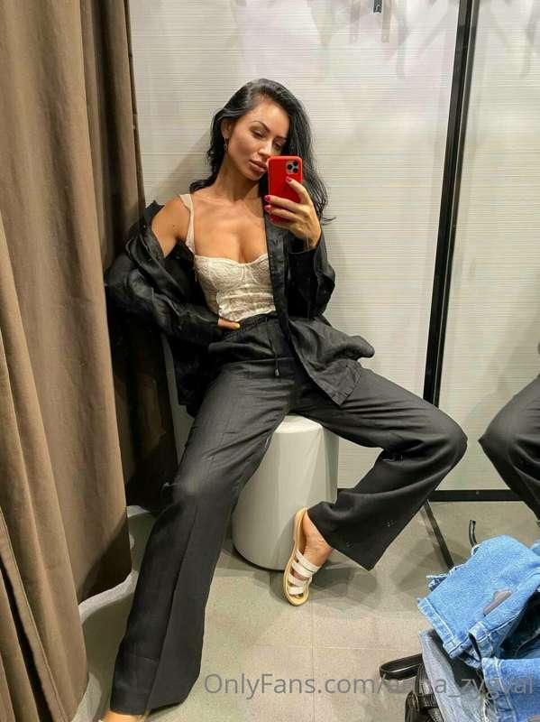 Will you go shopping with me so you can have a sudden sex in..