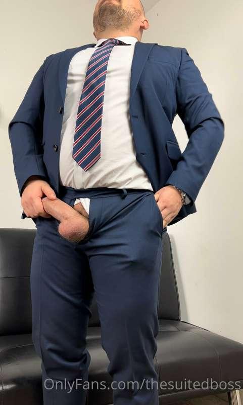 thesuitedboss image #3