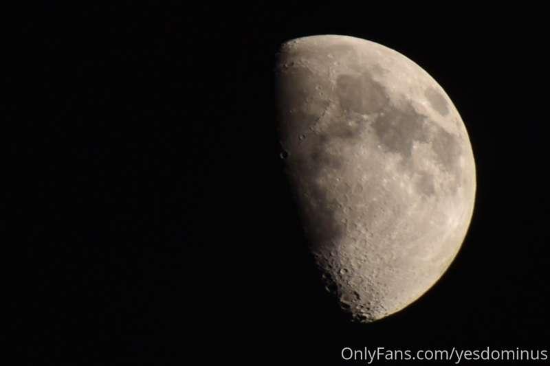 Tonight’s celestial beings be... the moon in it’s final phas..