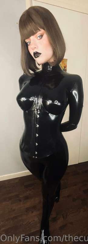 Or fully zipped up and encased in tight latex? 🖤