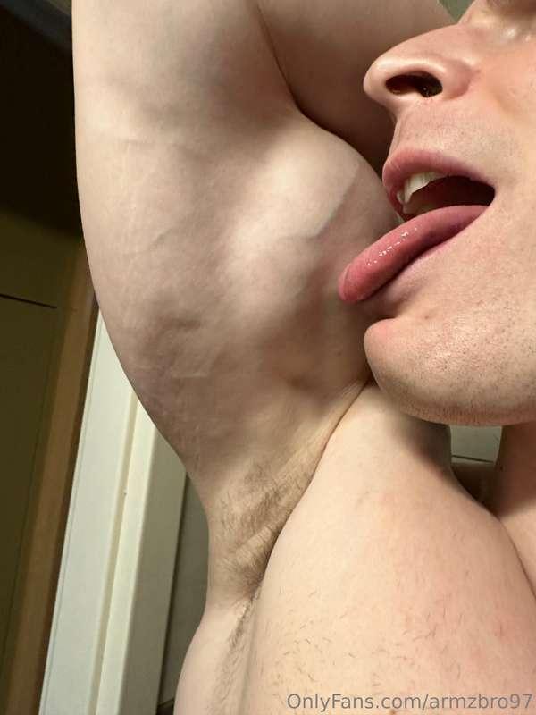 armzbro97 image #0