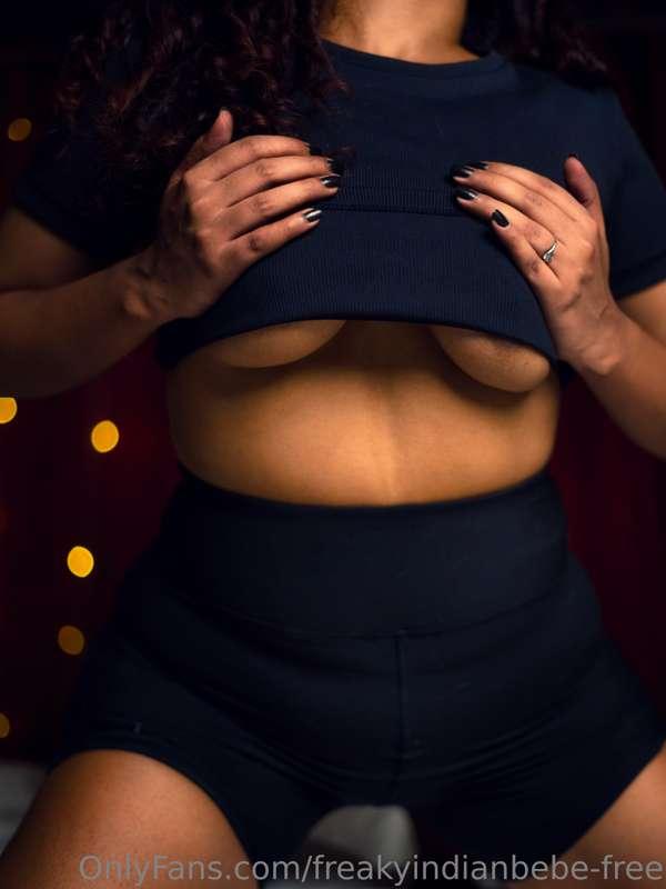 📸 Would you rip those off me? 🤤
