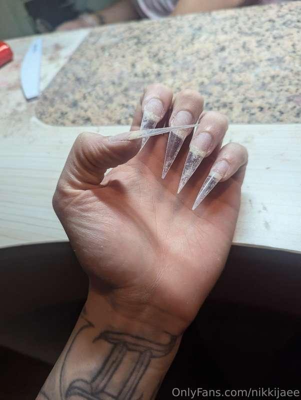 Getting new claws any guesses on what colors or design 😜😜
