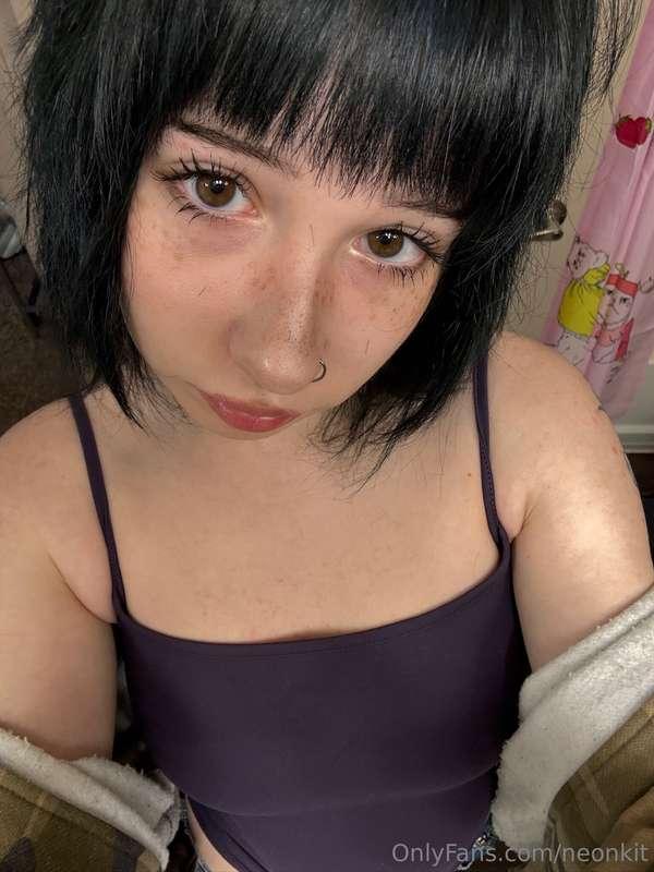 just trimmed my bangs •ᴗ• how did i do?