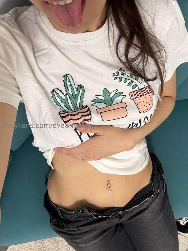 finisci di spogliarmi te?😏 in chat 💬