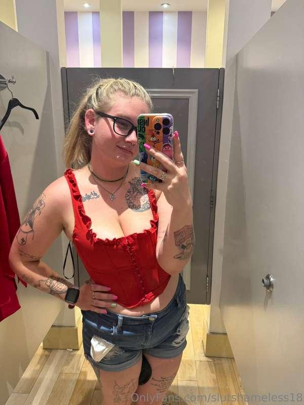 Renaissance top so excited 🤗❤️‍🔥‼️ Btw red looks fucking hot..