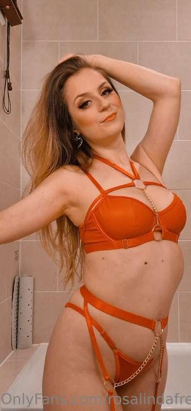 Are you sub or dom,  baby? 😋