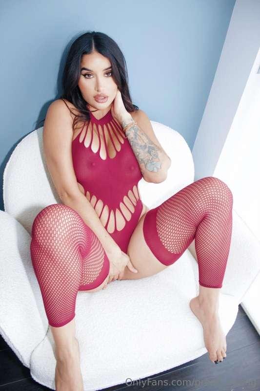 Such a dirty little slut when I’m with you 😜