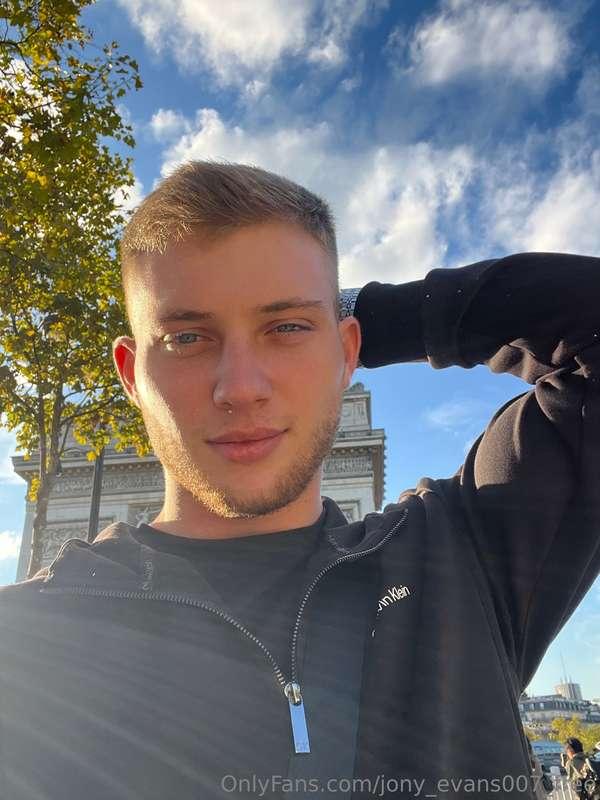 Celebrating one more sunny day☀️ in Paris, but how about mak..