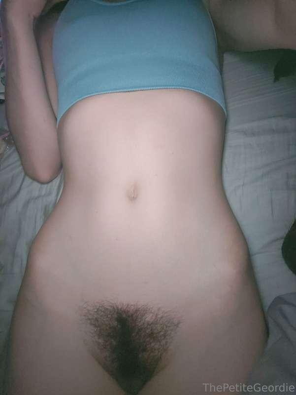 Would you still be up for eating a hairy pussy? 👀👅👅