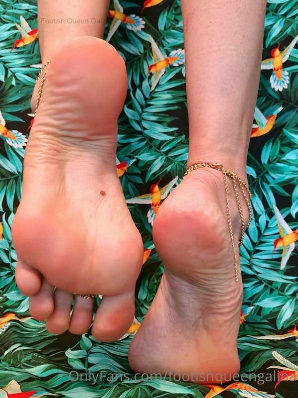 Can I borrow your face for a foot rest?