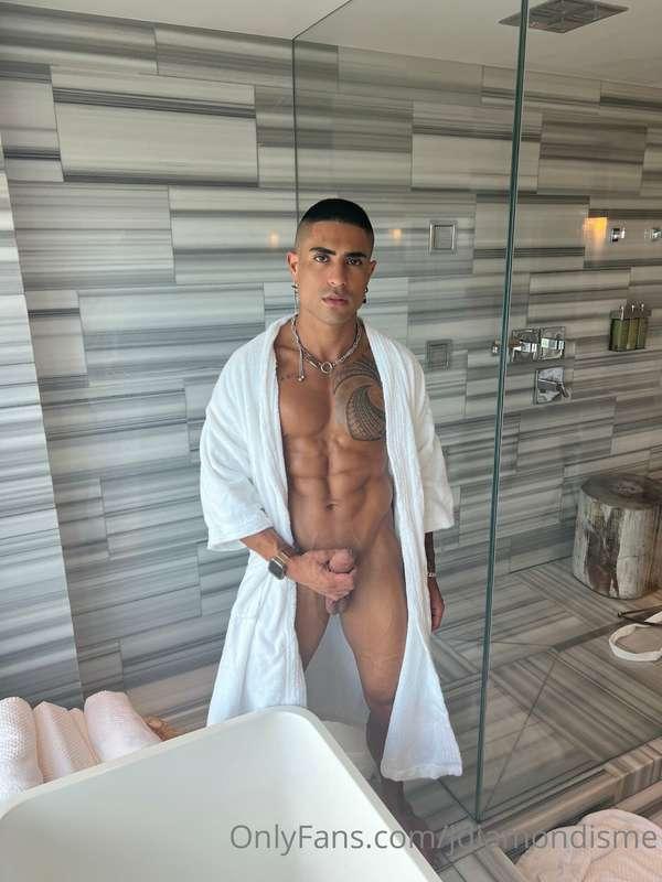 Bath time ❤️ Who wants to join?