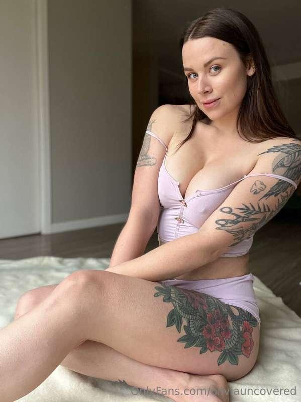 Message me if you have a fat 🍆👀