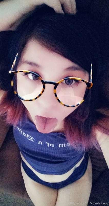 👓👅
