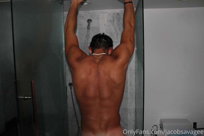 who wants to shower?💦😉