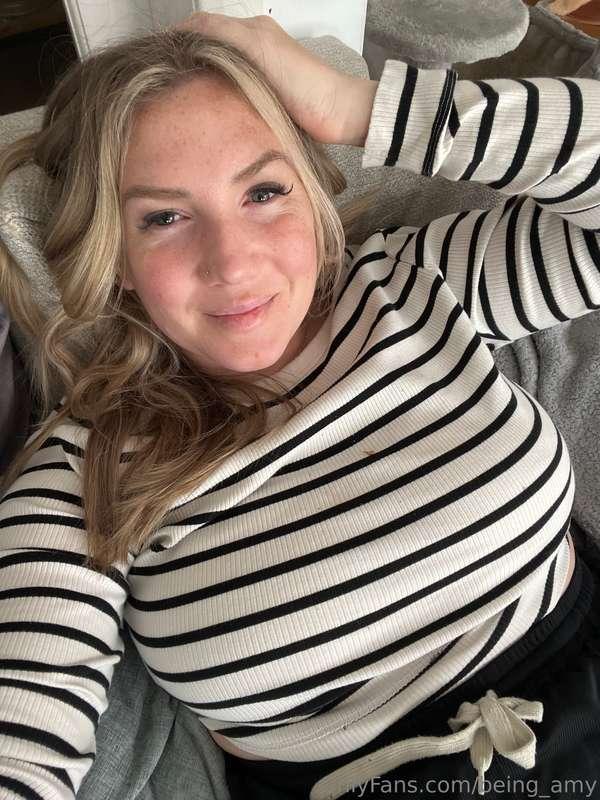 Lazy Sunday afternoons…. I’m feeling cheeky! Entertain me x