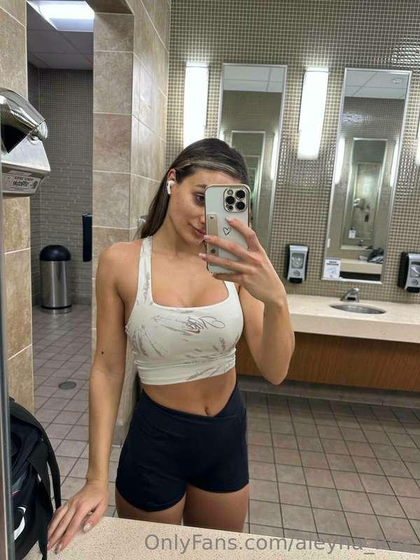 What are you staring at? 🙊 DM me! 