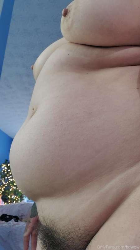 A bunch of belly pictures that you seem to love!😃