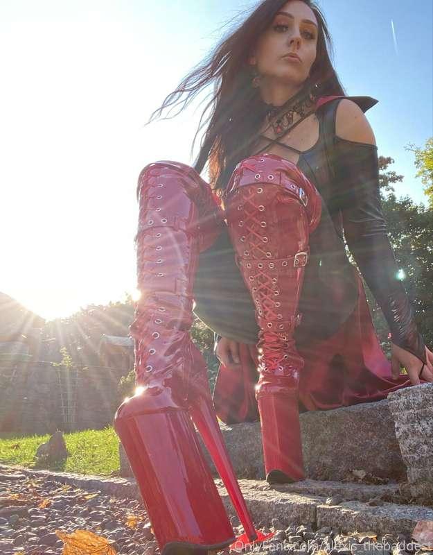 Boots closeups? 🧛‍♀️