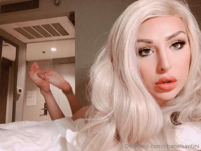 Can I be your DOLL? 👅
