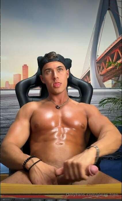 Did I make you turn on?👀👅🥒😜