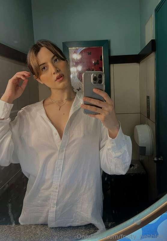 👧🏻