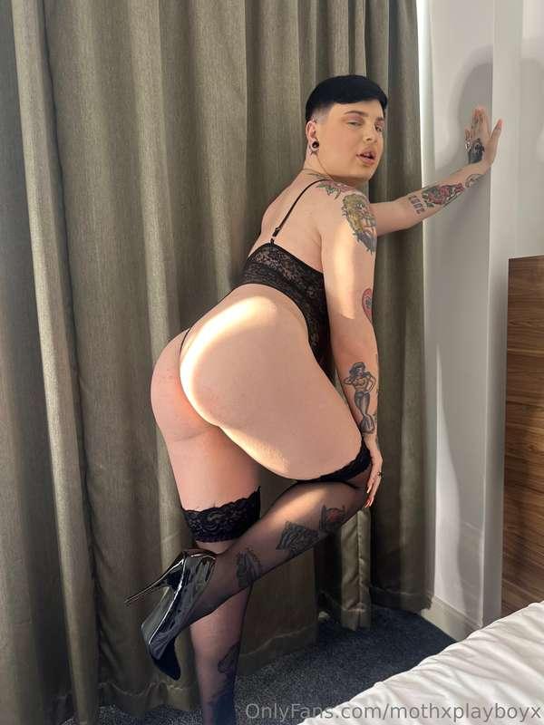 mothxplayboyx image #3