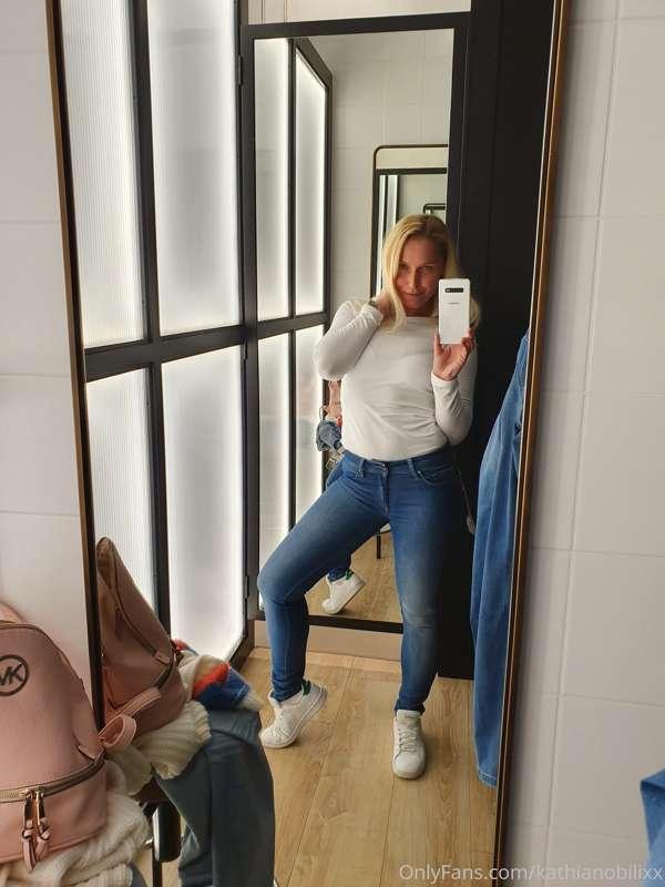 In the fitting room! 😍
