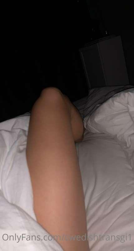 Cozy morning in bed☺️ Who wants to join me?😘🙊