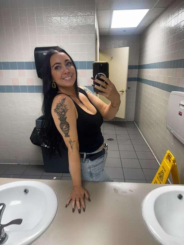 DM me your most embarrassing hookup moment 🤣