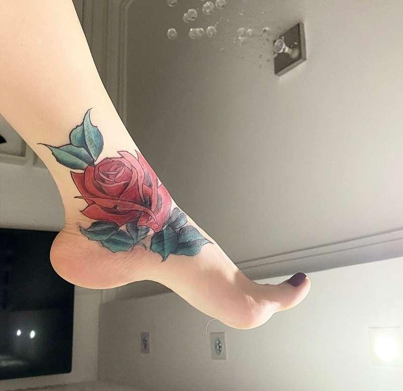 The day I got the tattoo, it hurt a lot.  I never posted thi..