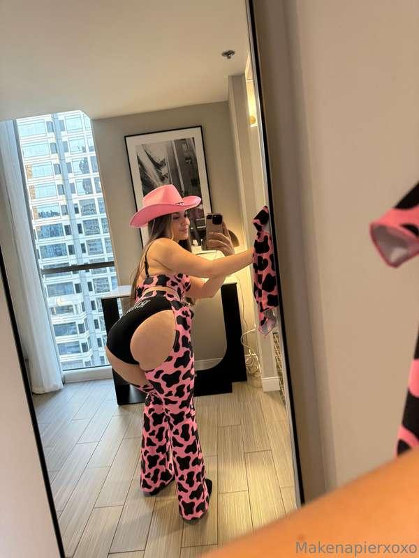 Cowgirl Makena
