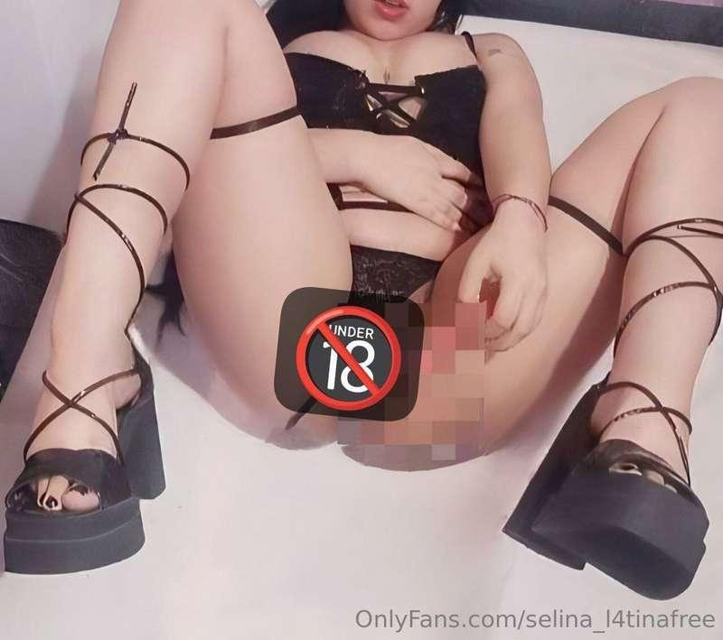 @hot_latina111❤️‍🔥@hot_latina111❤️‍🔥My big-ass Latina friend..