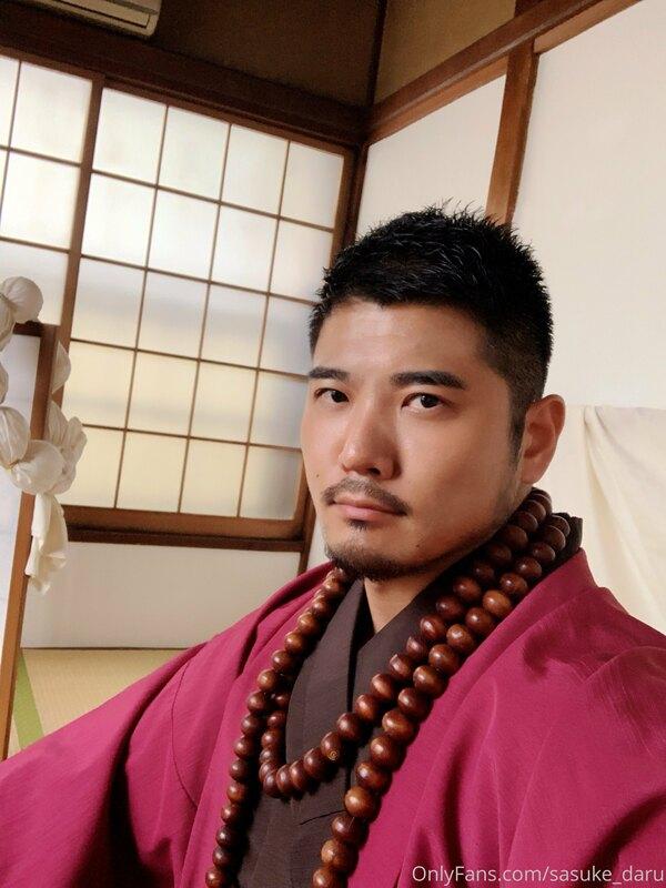 煩悩に塗れた我が人生浄化すべく
出家いたし候