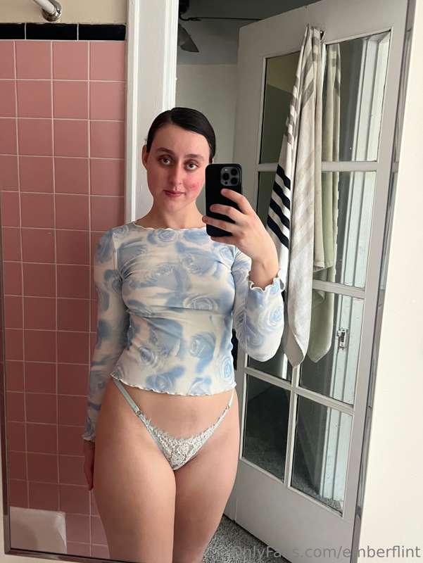 Pull my thong down my thicc bubble booty pretty please 🥺 